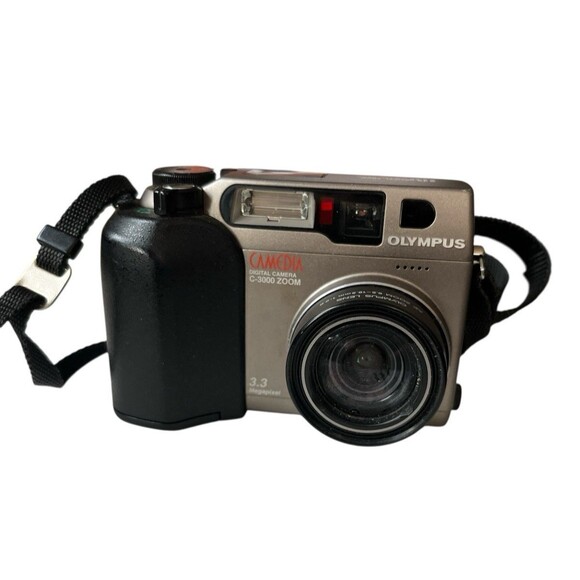 Olympus Camedia C-3030 Zoom 3.3MP Digital Camera Made In Japan Tested/Working - Picture 1 of 7